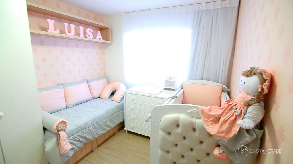 Quarto rosa de bebê